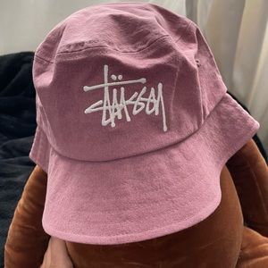 STUSSY BUCKET HAT